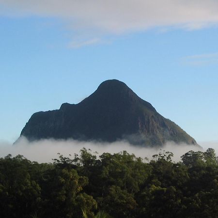Glass On Glasshouse Glass House Mountains Exteriér fotografie