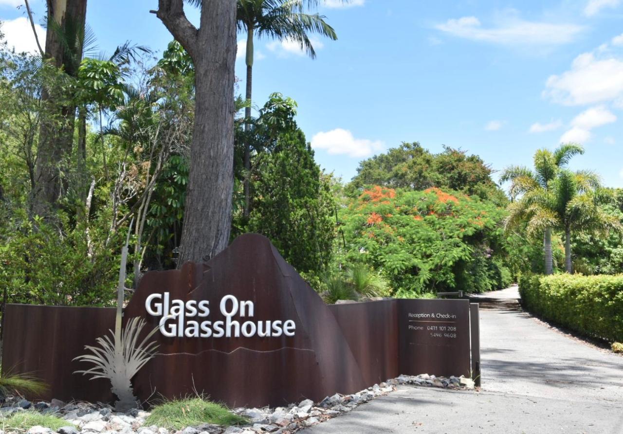 Glass On Glasshouse Glass House Mountains Exteriér fotografie