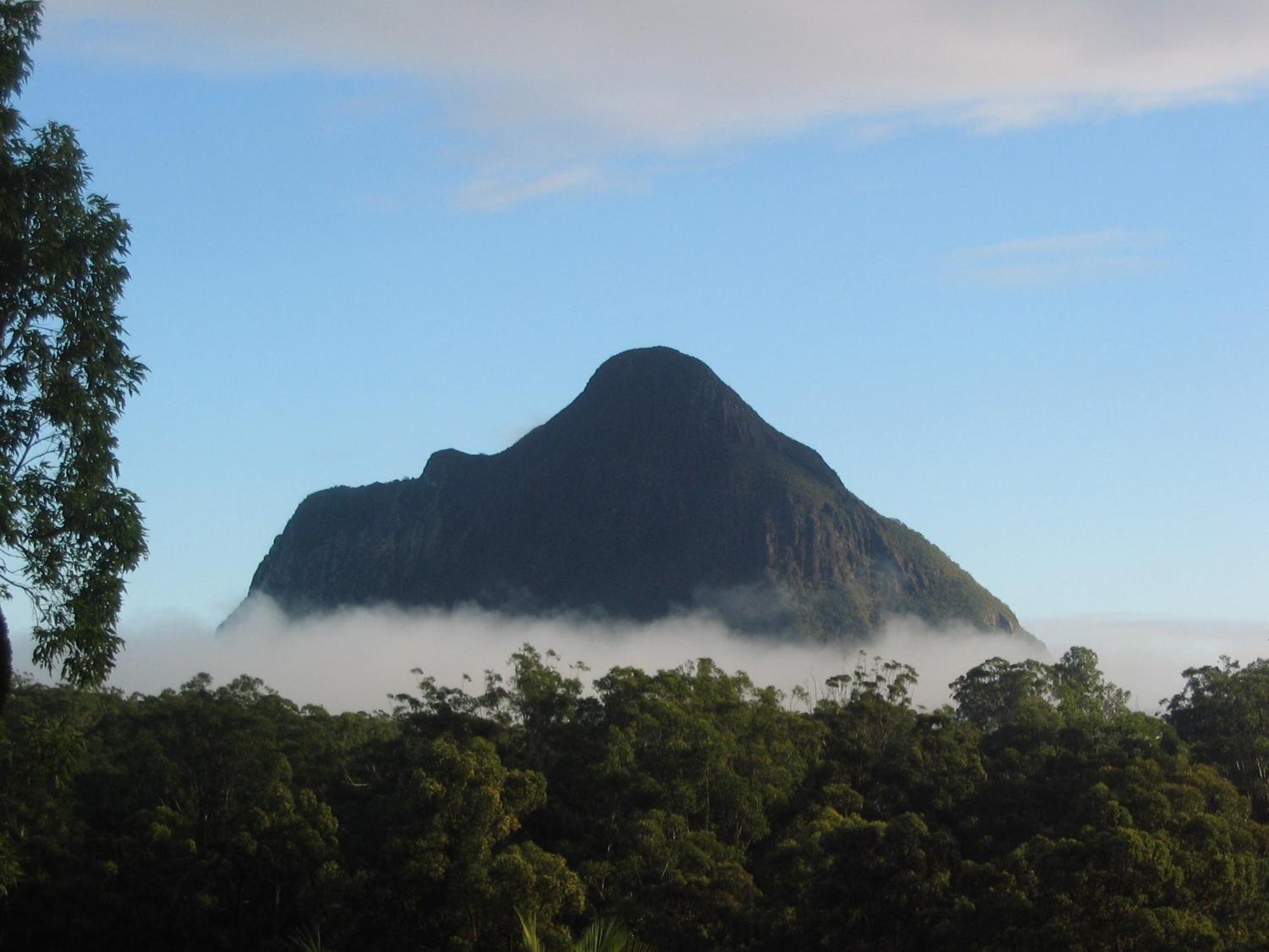 Glass On Glasshouse Glass House Mountains Exteriér fotografie