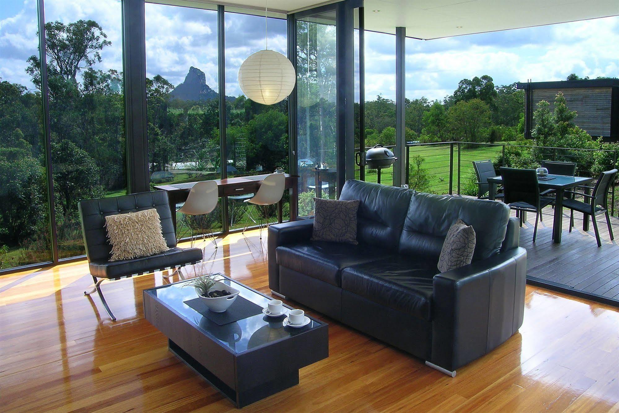 Glass On Glasshouse Glass House Mountains Exteriér fotografie