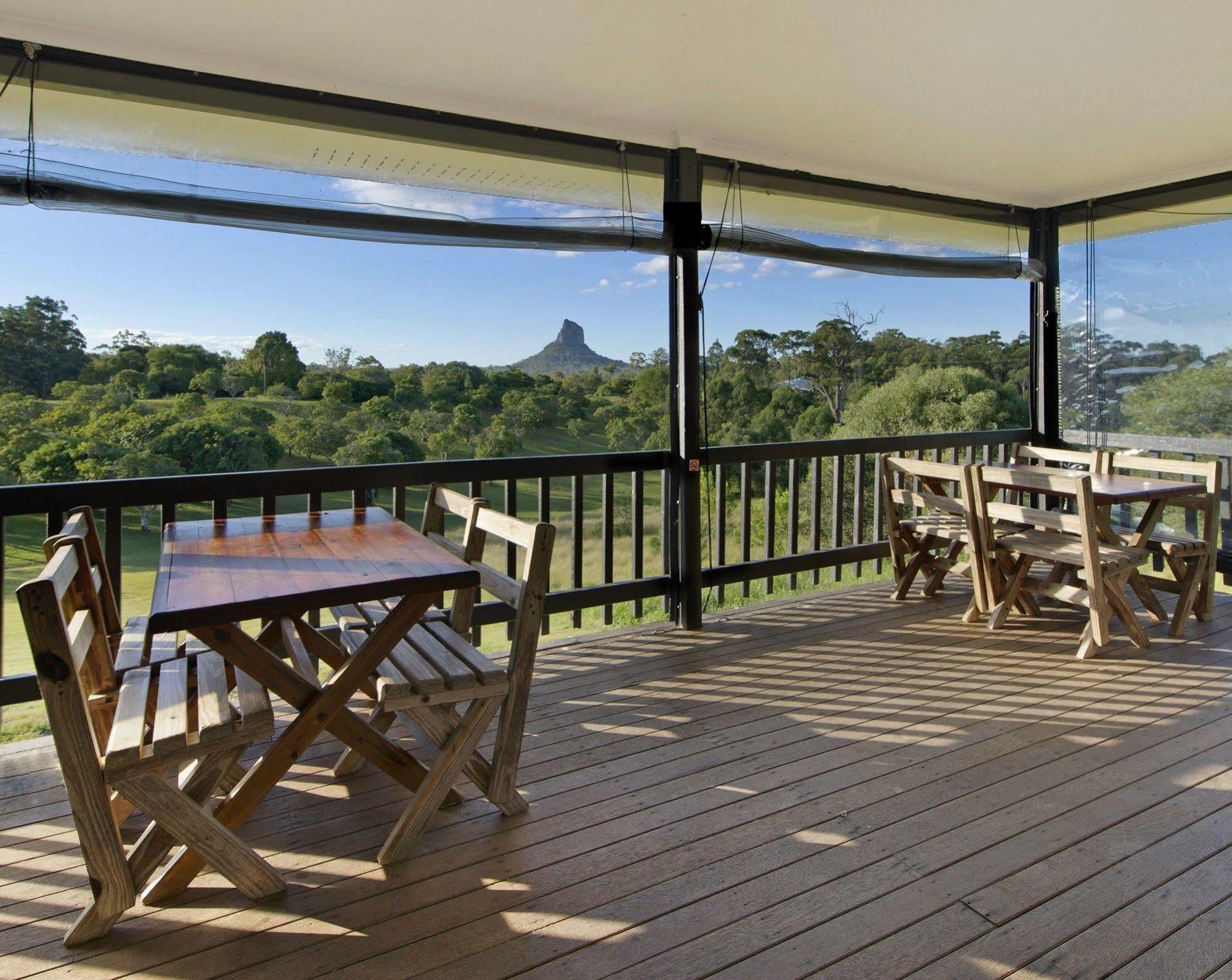Glass On Glasshouse Glass House Mountains Exteriér fotografie